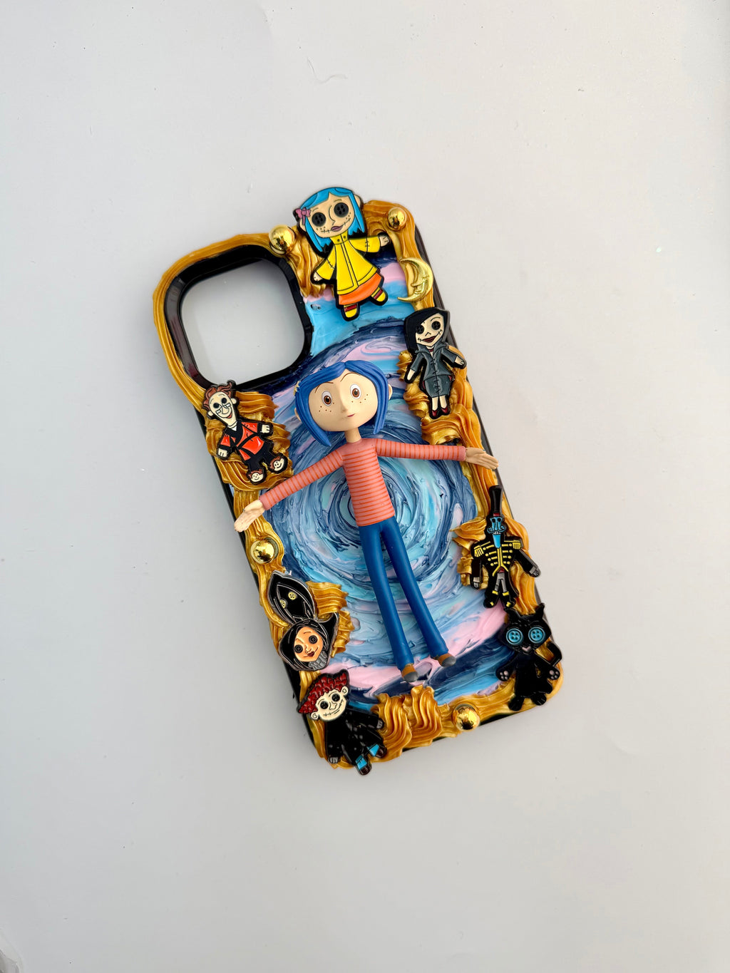 Caroline Horror Handmade Decoden Phone Case｜All Models Available