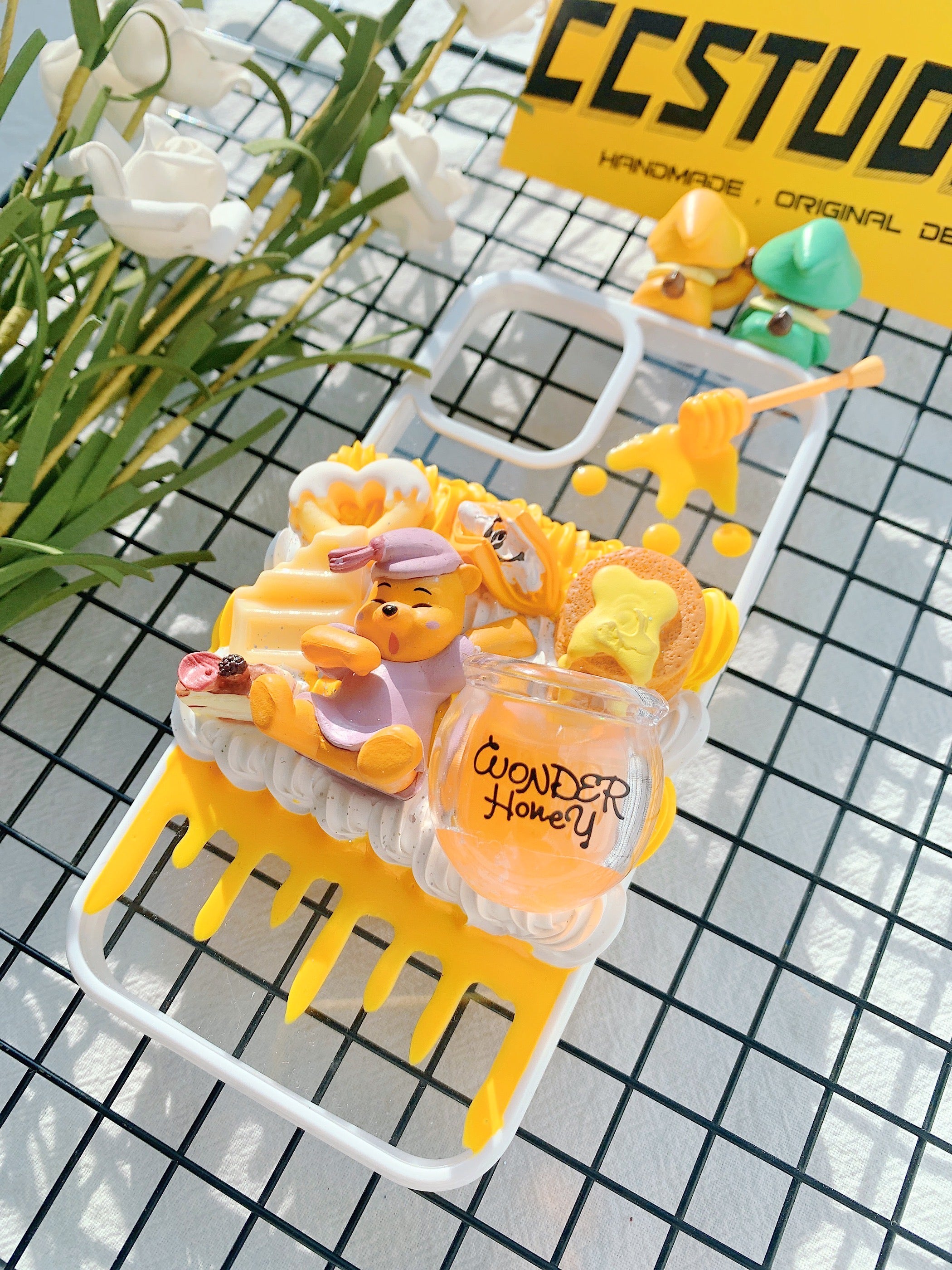 Winnie the Pooh Handmade Decoden Phone Case｜All Models Available