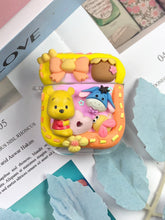 Charger l&#39;image dans la galerie, Winnie the Pooh Decoden Earbud Case AirPods Case For Any Model
