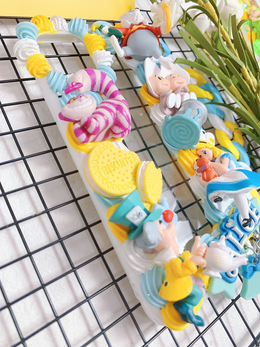 Alice in Wonderland Handmade Decoden Phone Case｜All Models Available