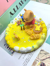 Cargar imagen en el visor de la galería, Winnie the Pooh Handmade Decoden Phone/Tablet Stand
