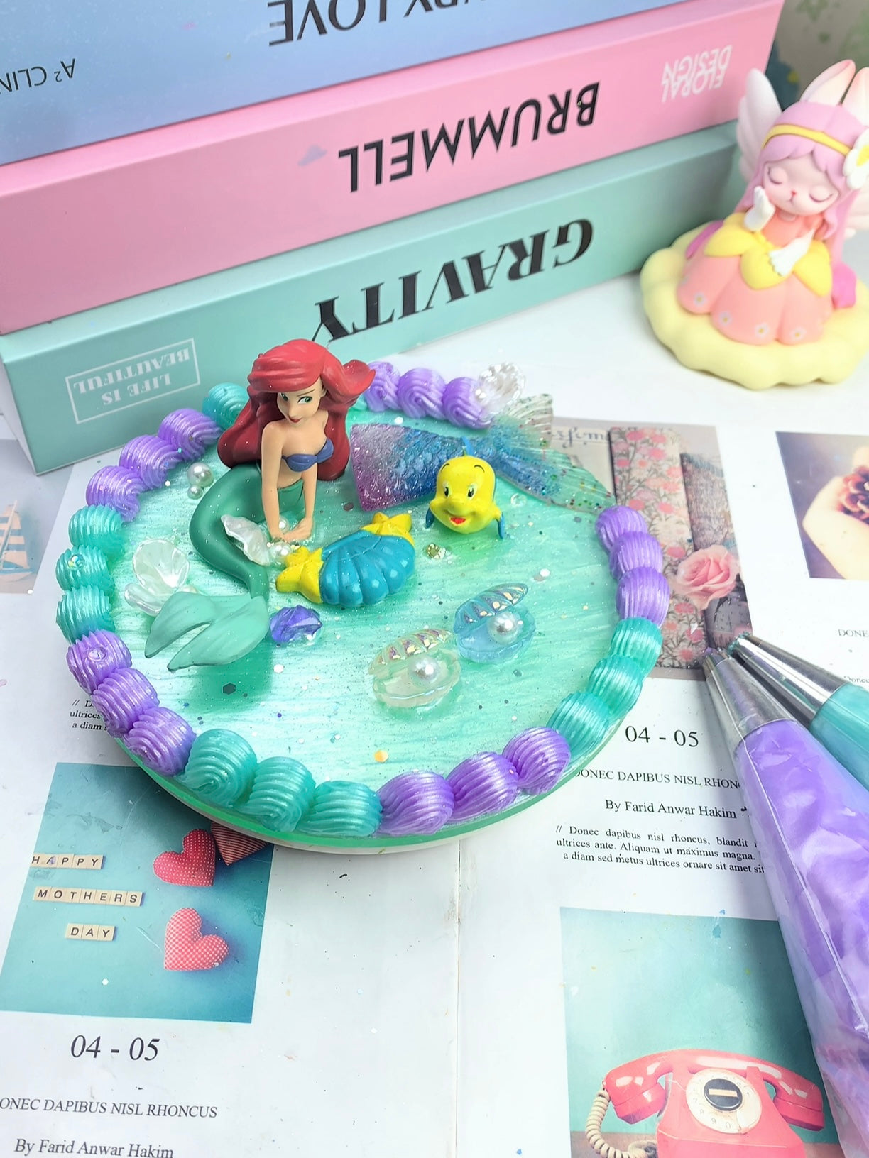 Handmade Decoden Phone/Tablet Stand | Princess