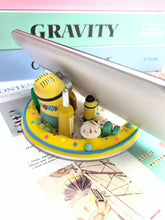 Carregar imagem no visualizador da galeria, Minions Handmade Decoden Phone/Tablet Stand
