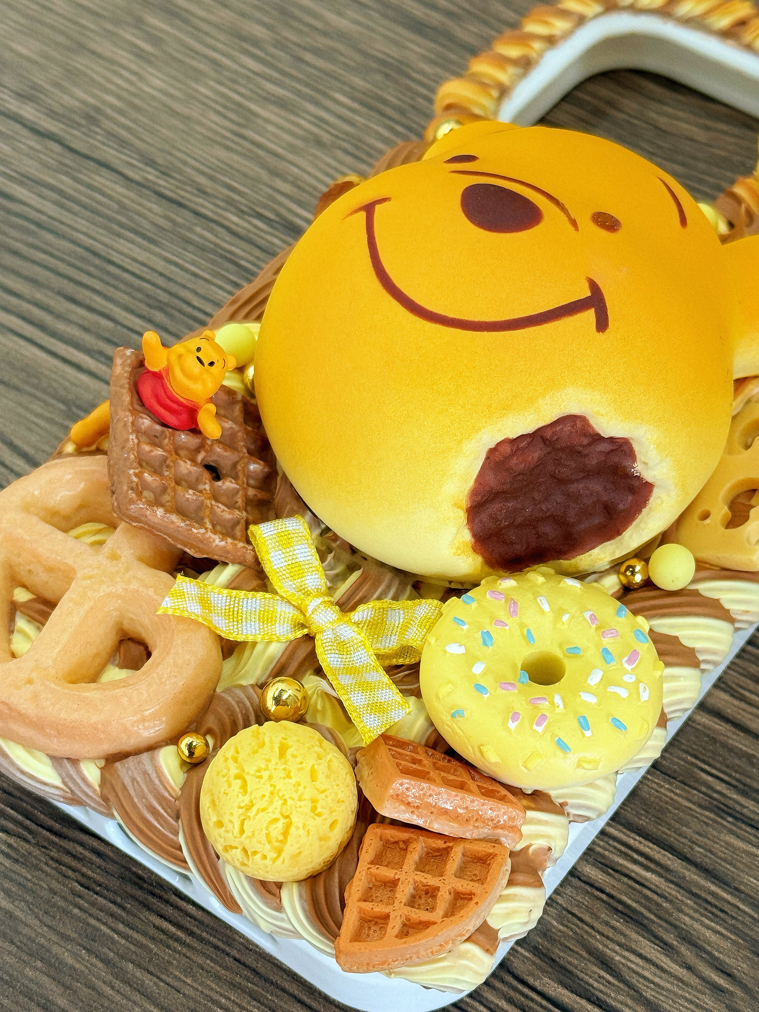 Winnie the Pooh Handmade Decoden Phone Case｜All Models Available