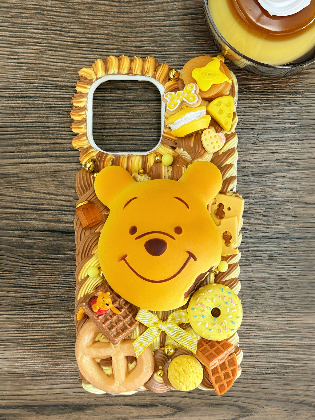 Winnie the Pooh Handmade Decoden Phone Case｜All Models Available