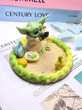 Carregar imagem no visualizador da galeria, Baby Yoda Decoden Stand for Phone/Tablet

