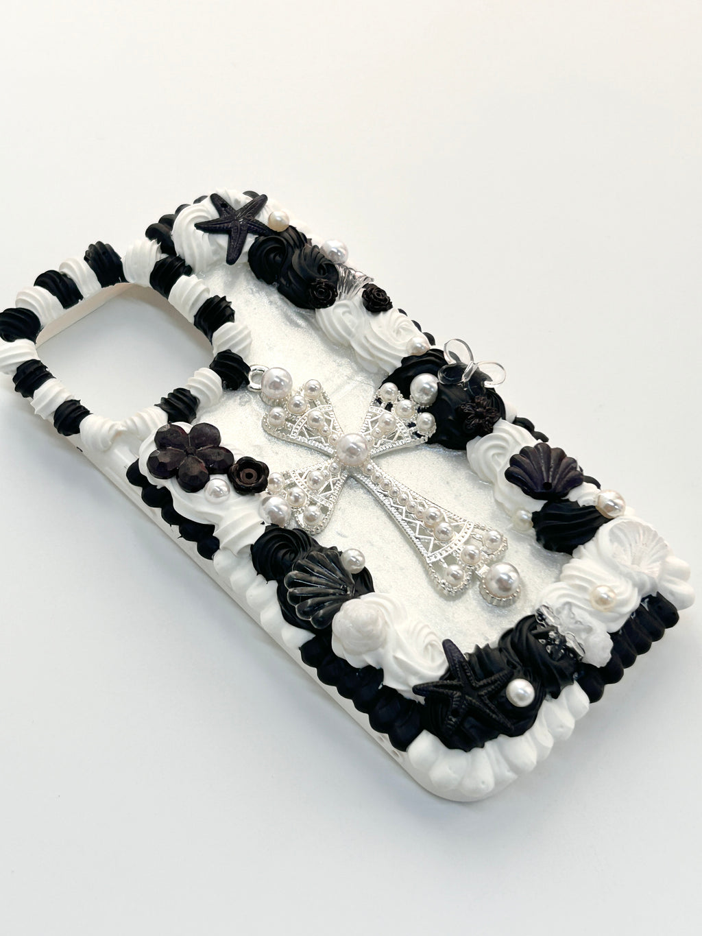 Baroque Pearl Cross Decoden Phone Case