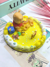 Cargar imagen en el visor de la galería, Winnie the Pooh Handmade Decoden Phone/Tablet Stand
