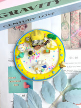 Carregar imagem no visualizador da galeria, Minions Handmade Decoden Phone/Tablet Stand
