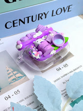 Cargar imagen en el visor de la galería, Hello Kitty Lavender Decoden Earbud Case AirPods Case For Any Model
