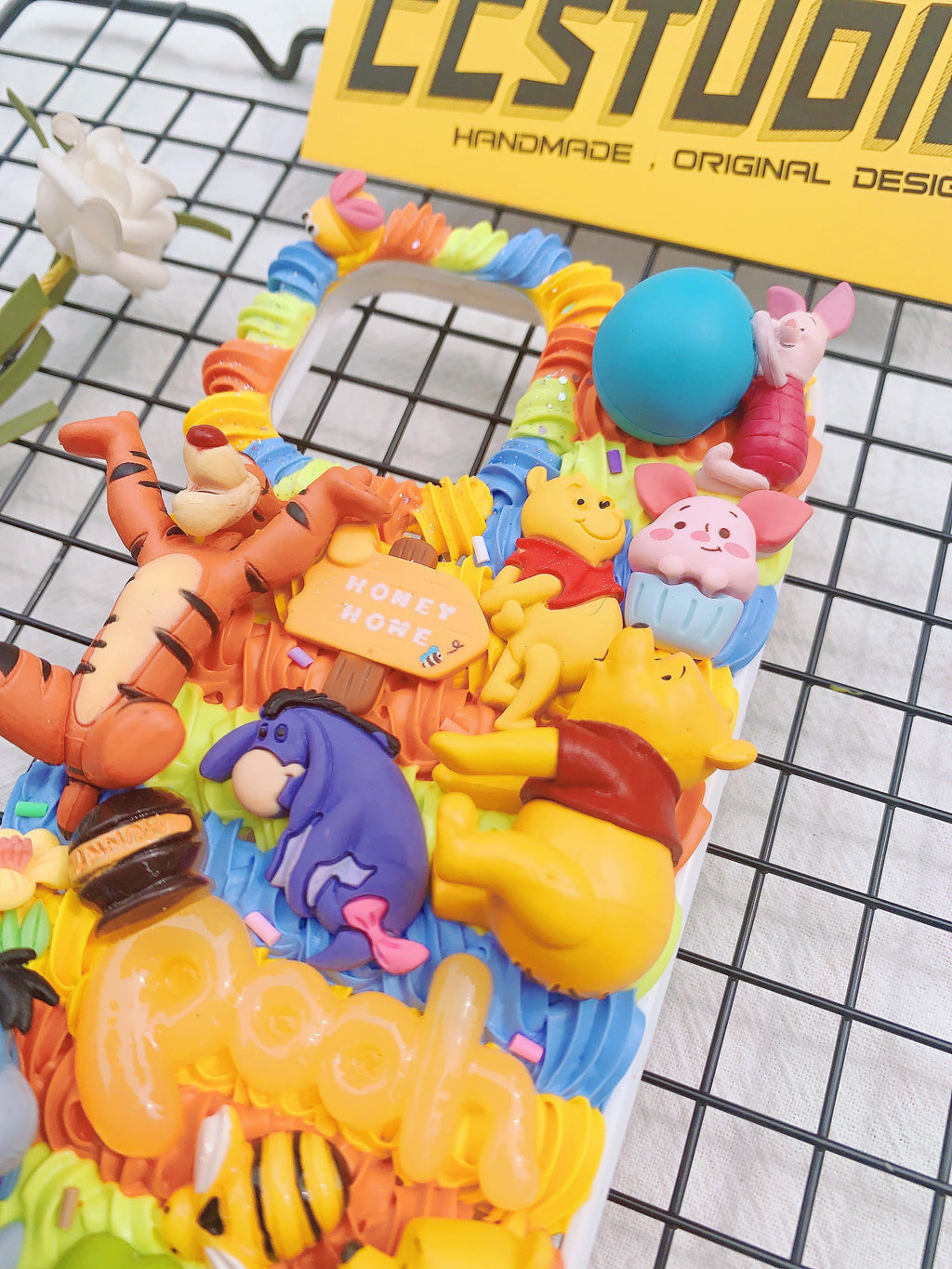 Winnie the Pooh Handmade Decoden Phone Case｜All Models Available