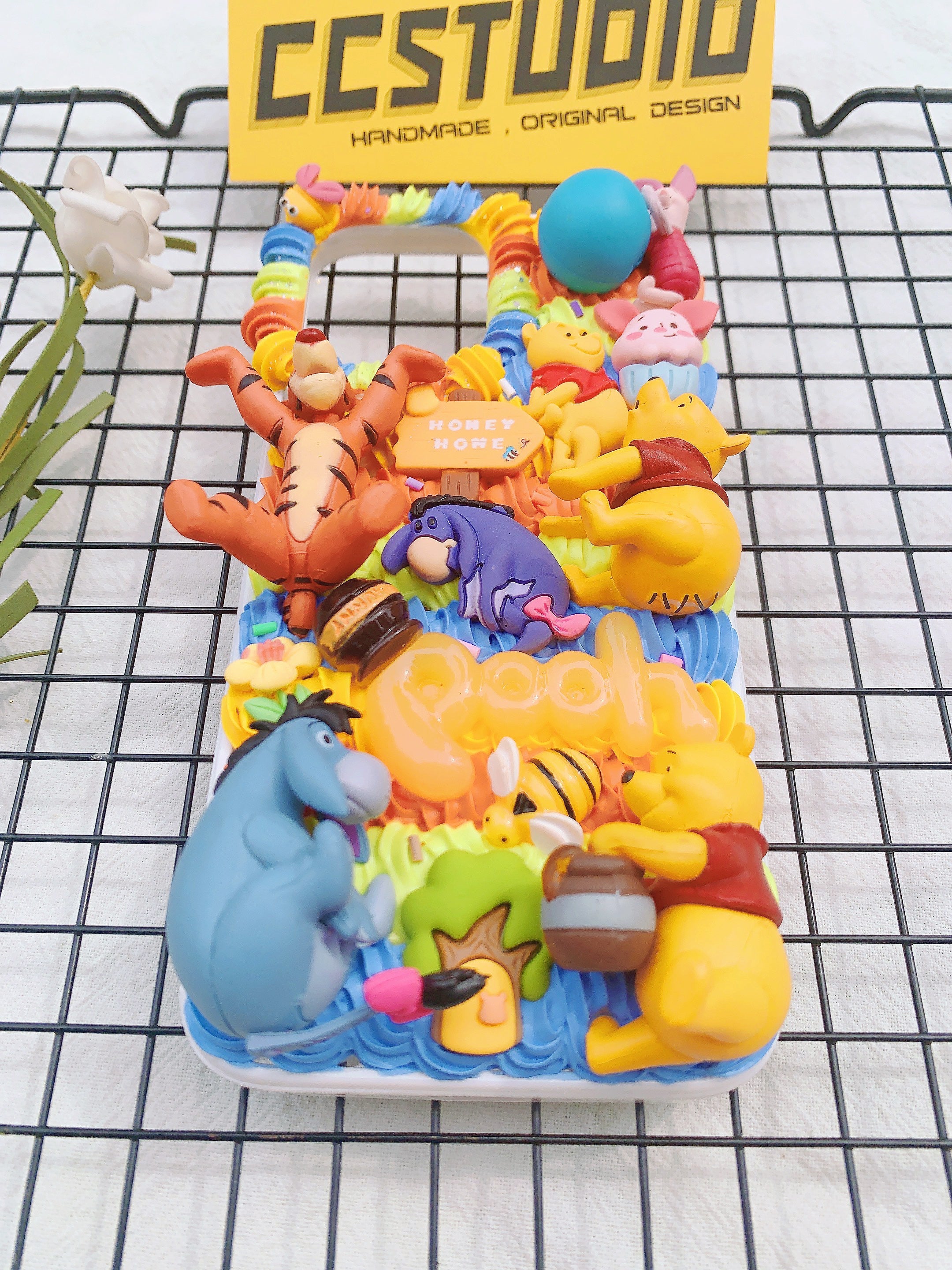 Winnie the Pooh Handmade Decoden Phone Case｜All Models Available