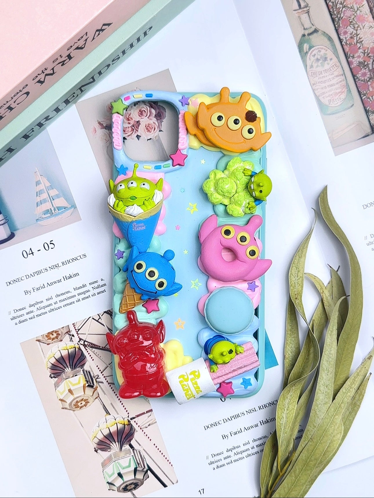 Handmade Decoden Phone Case｜All Models Available ｜Toy Alien