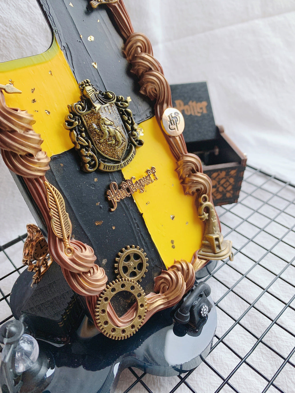 Harry Potter Hufflepuff Handmade Decoden Phone Case｜All Models Available