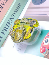 Carregar imagem no visualizador da galeria, Harry Potter Hufflepuff Decoden Earbud Case AirPods Case For Any Model
