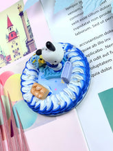 Carregar imagem no visualizador da galeria, Sanrio Pochacco Decoden Stand for Phone/Tablet
