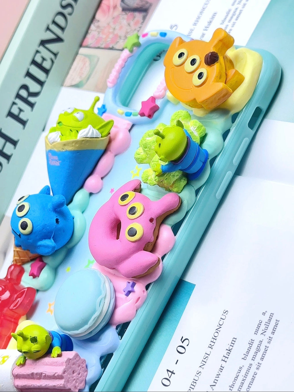 Handmade Decoden Phone Case｜All Models Available ｜Toy Alien