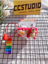 Carica l&#39;immagine nel visualizzatore di Gallery, Toy Story Lotso Bear Decoden Earbud Case For Any Model with Keychain
