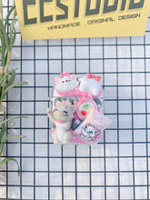 Carregar imagem no visualizador da galeria, Handmade Decoden Earbud Case For Any Model

