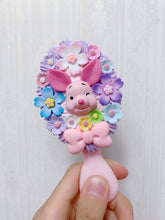 Carica l&#39;immagine nel visualizzatore di Gallery, Winnie the Pooh Piglet Decoden Hair Brush Comb
