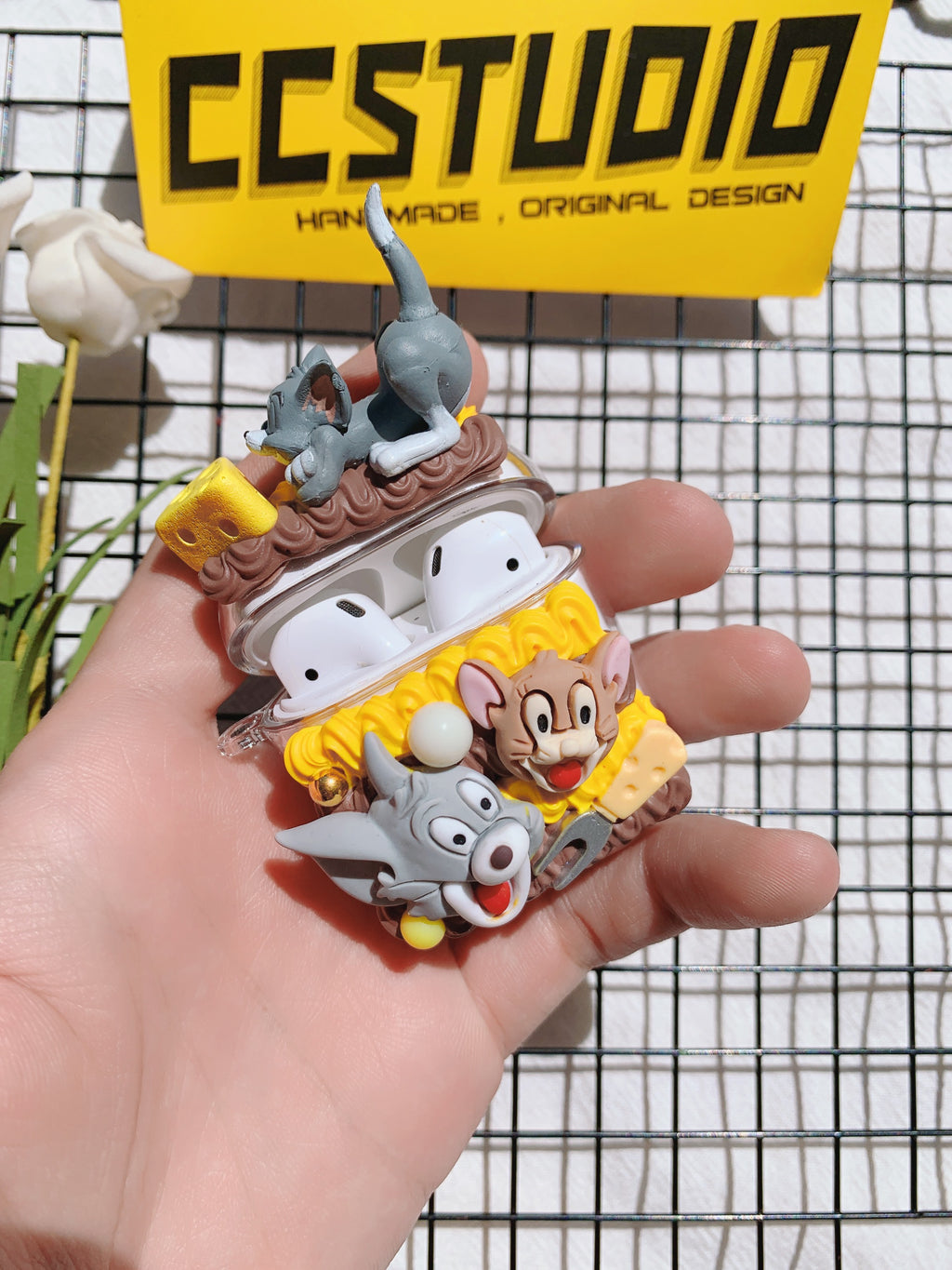 Tom and Jerry Decoden Earbud Case For Any Model