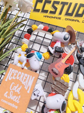 Cargar imagen en el visor de la galería, Snoopy Decoden Phone Cases For Any Phone Model
