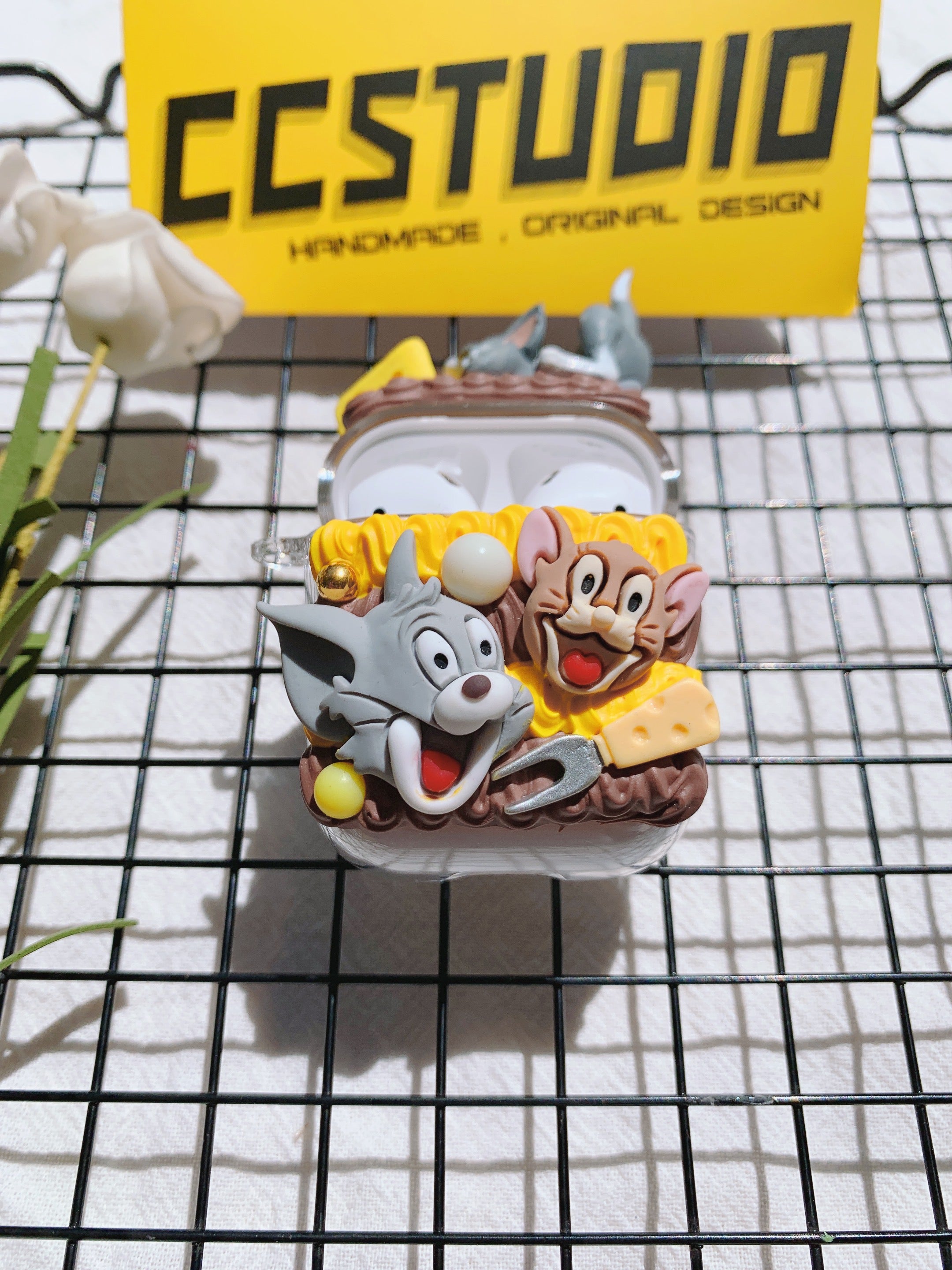 Tom and Jerry Decoden Earbud Case For Any Model