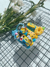 Charger l&#39;image dans la galerie, Minions Decoden Earbud Case For Any Model with Keychain
