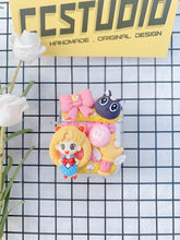 Carregar imagem no visualizador da galeria, Sailor Moon Decoden Earbud Case For Any Model
