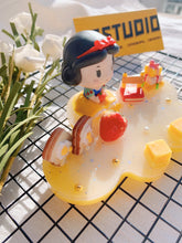 Cargar imagen en el visor de la galería, Snow White Princess Phone Tablet Stand
